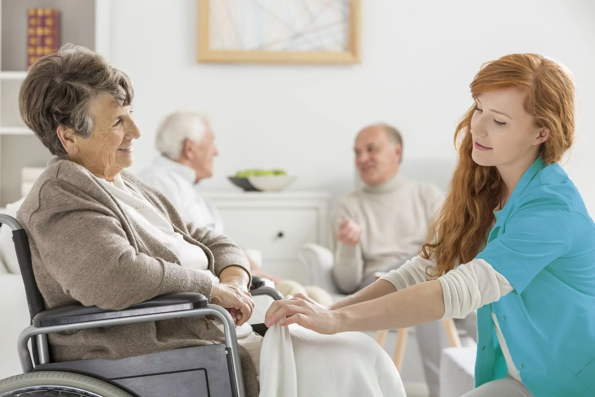 Home care in Pittsburgh, PA – senior woman enjoying companionship with caregiver